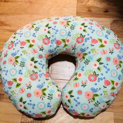 Nursing pillow