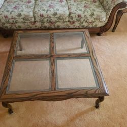 Coffee Table Set 4-peice. Glass and Wood.