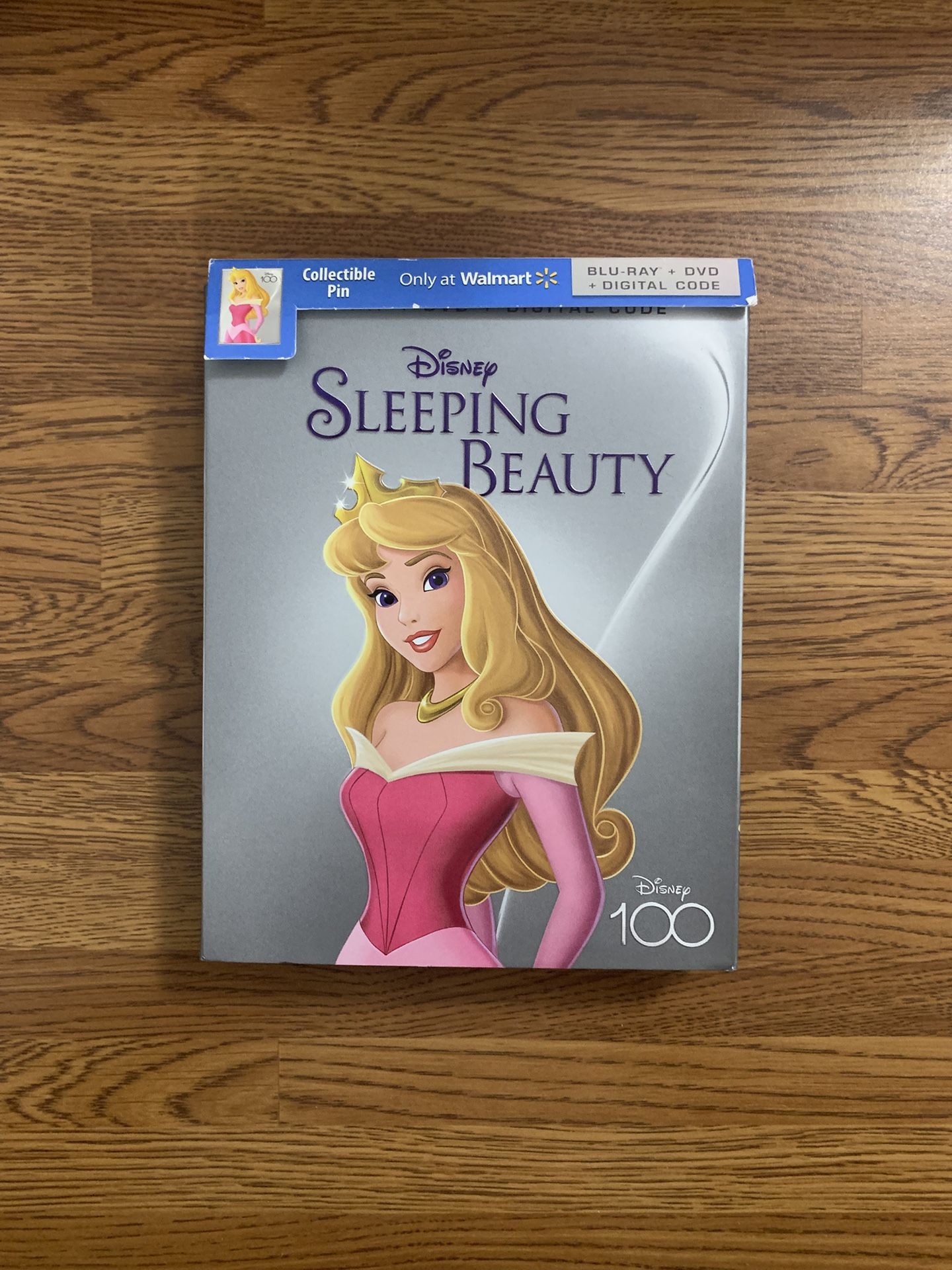 Sleeping Beauty (Disney100 Edition) [Walmart Exclusive] Blu-ray Combo Pack (Blu-ray + DVD + Collectible Pin)