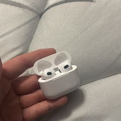 Airpods with MagSafe charging case
