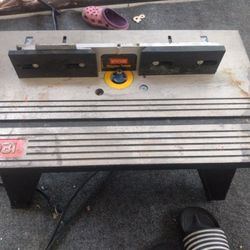 Benchtop Ryobi Table With Base Saw 