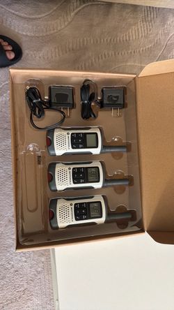 Motorola Solutions T260TP Talkabout Radio, 3 Pack, White