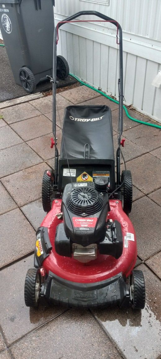 Troy-bilt TB160 Lawn Mower With Bag
