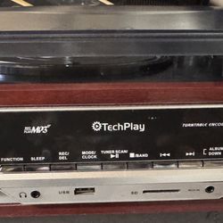 3-SPEED TURNTABLE & CASSETT PLAYER WITH SD AND USB SLOTS DC17 WD