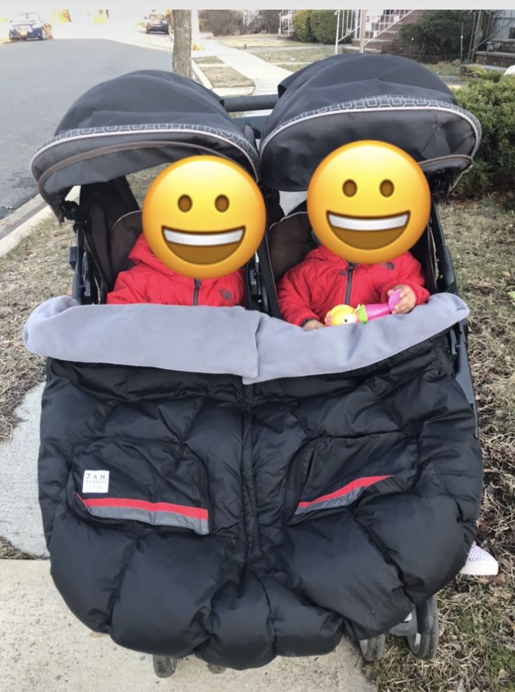 Free Double twin Gracco Stroller (Valley Stream)