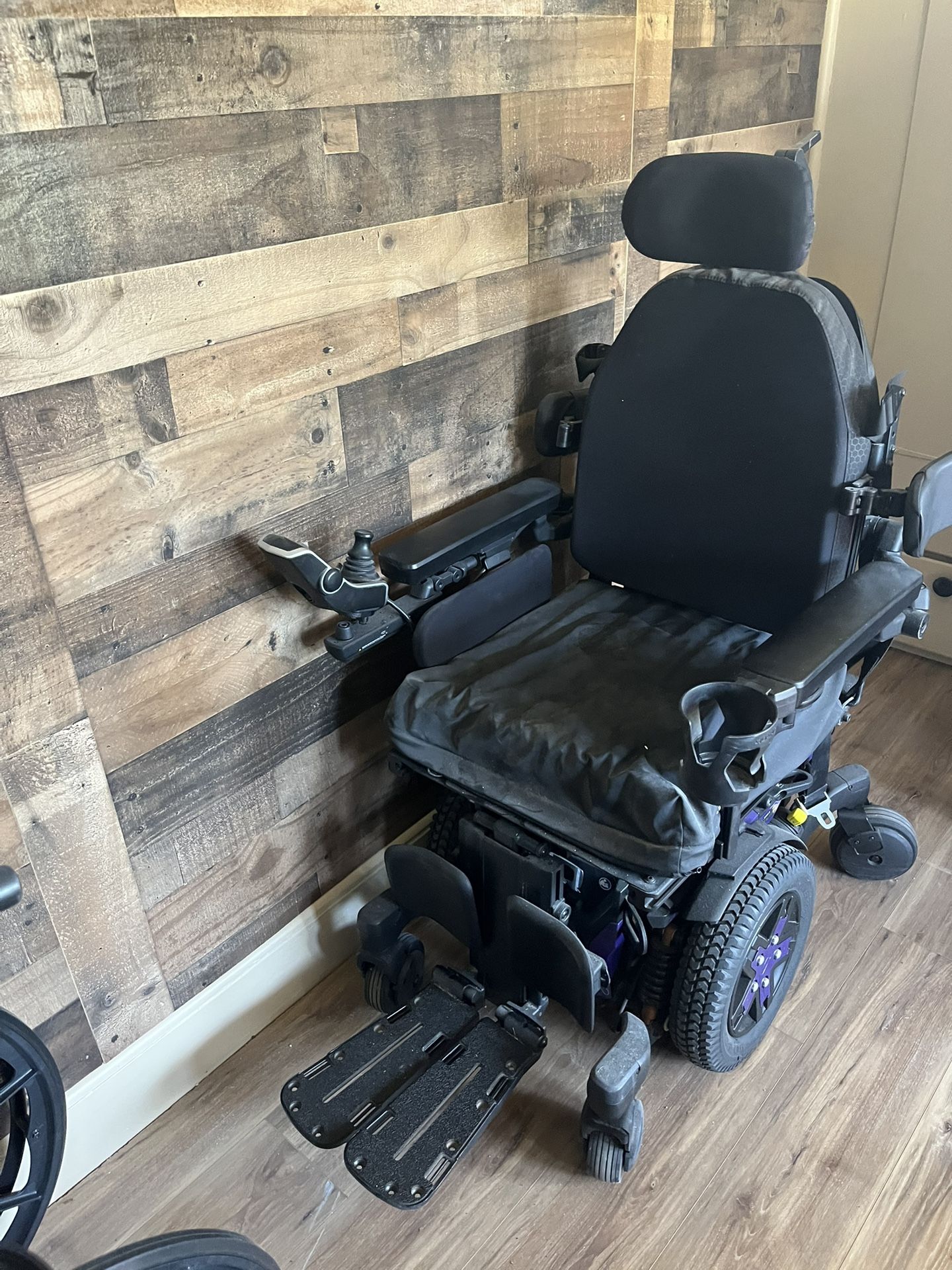 Electric Wheelchair