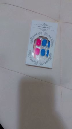 Beautiful Nail Press-On Nail Set