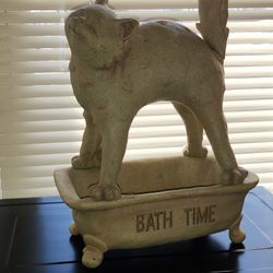 Plant / yard cat Planter