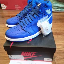 Nike Air Jordan Retro 1 Hyper Royal Size 7