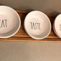 Rae Dunn Platter Set