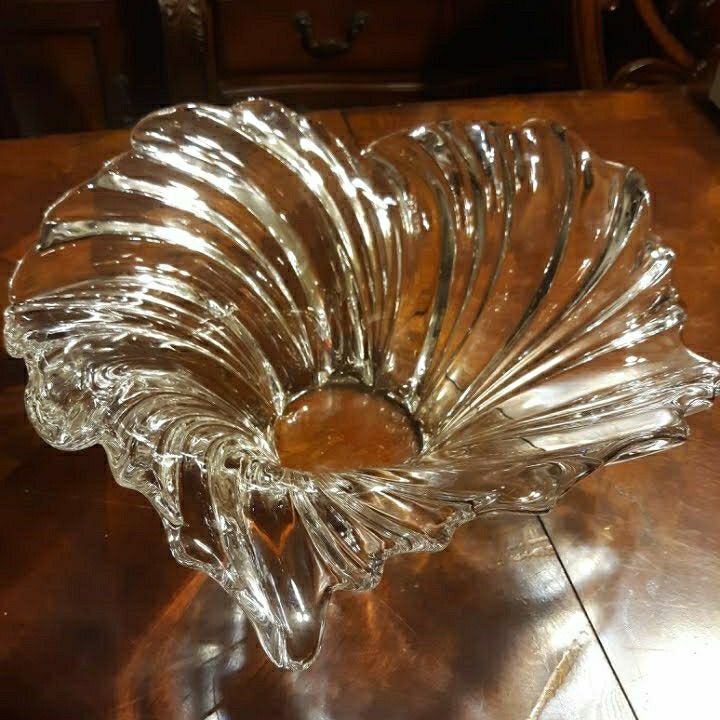 Vintage Mikasa Belle Epoque Large Crystal Swirl Art Glass Bowl