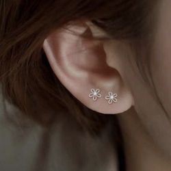 Flower Decor Stud Earrings