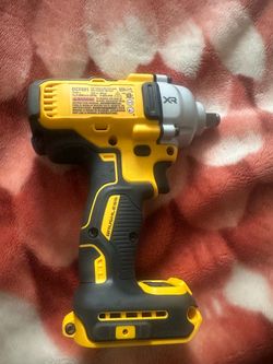 DEWALT DCF891 20V MAX XR Brushless 1/2” Mid-Range Impact Wrench.  Tool only. No battery or charger included. Excellent condition and works perfectly. 