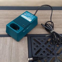 Makita Battery Charger 7.2v to 12.v Model#DC1201A • Tool's, Workshop Equipment, Tools & Workshop Power Tools, Power Tool Batteries, Tool Accessories

