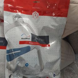 CPAP mask Small With Replacement Nose Piece 