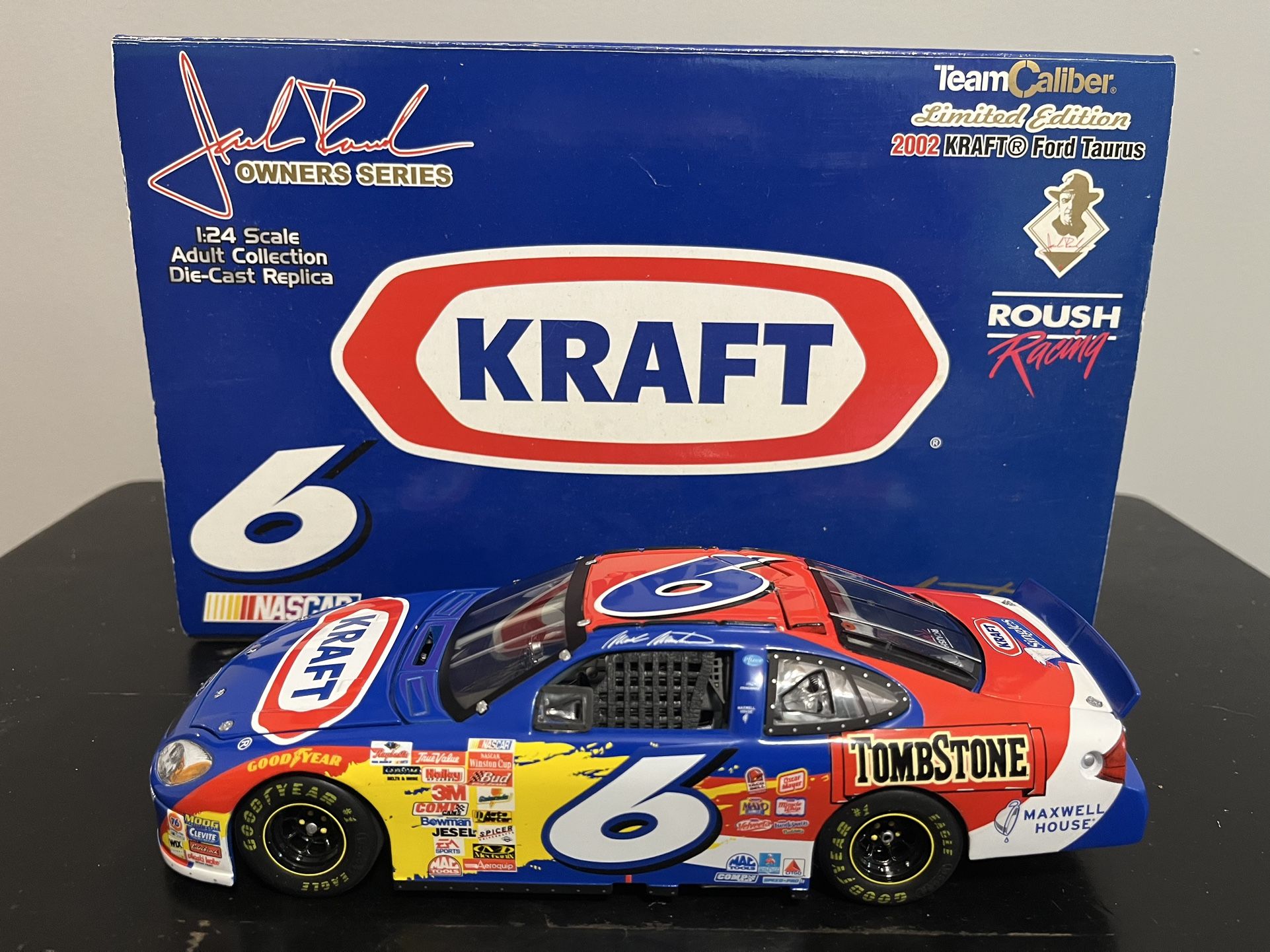 Team Caliber 2002 KRAFT #6 Mark Martin NASCAR 1:24 Diecast Car