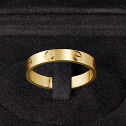 Woman’s 14 Ct Gold LOVE Band Ring Size 7