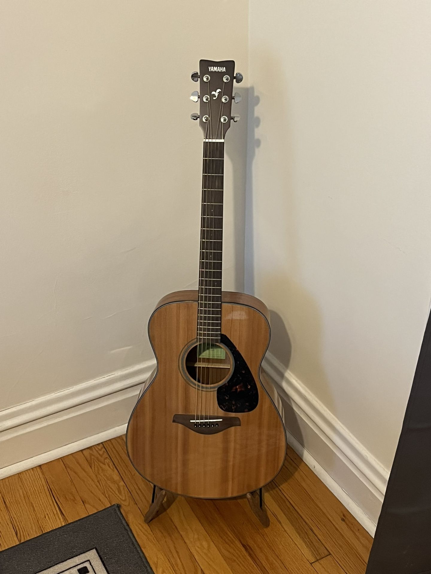 Yamaha Acoustic Guitar FS800 Concert With Stand