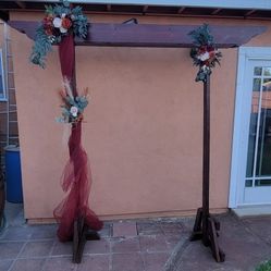 Wooden Arc Wedding