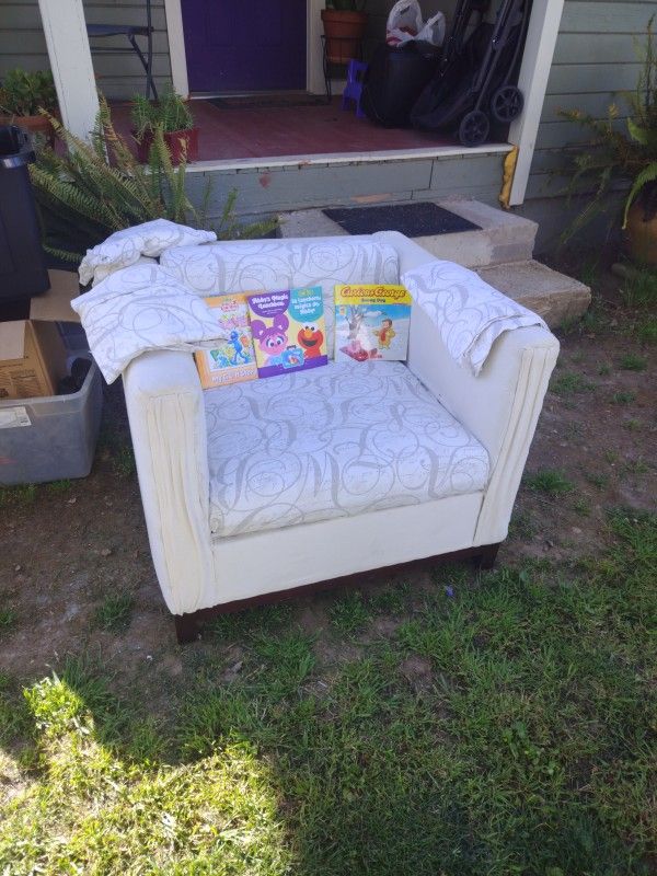 Nursery Reading Chair Baby Bedroom 