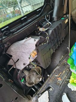 Evaporator core / AC blower motor 2006 Ford explorer