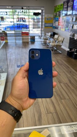 iPhone 12 64GB UNLOCKED