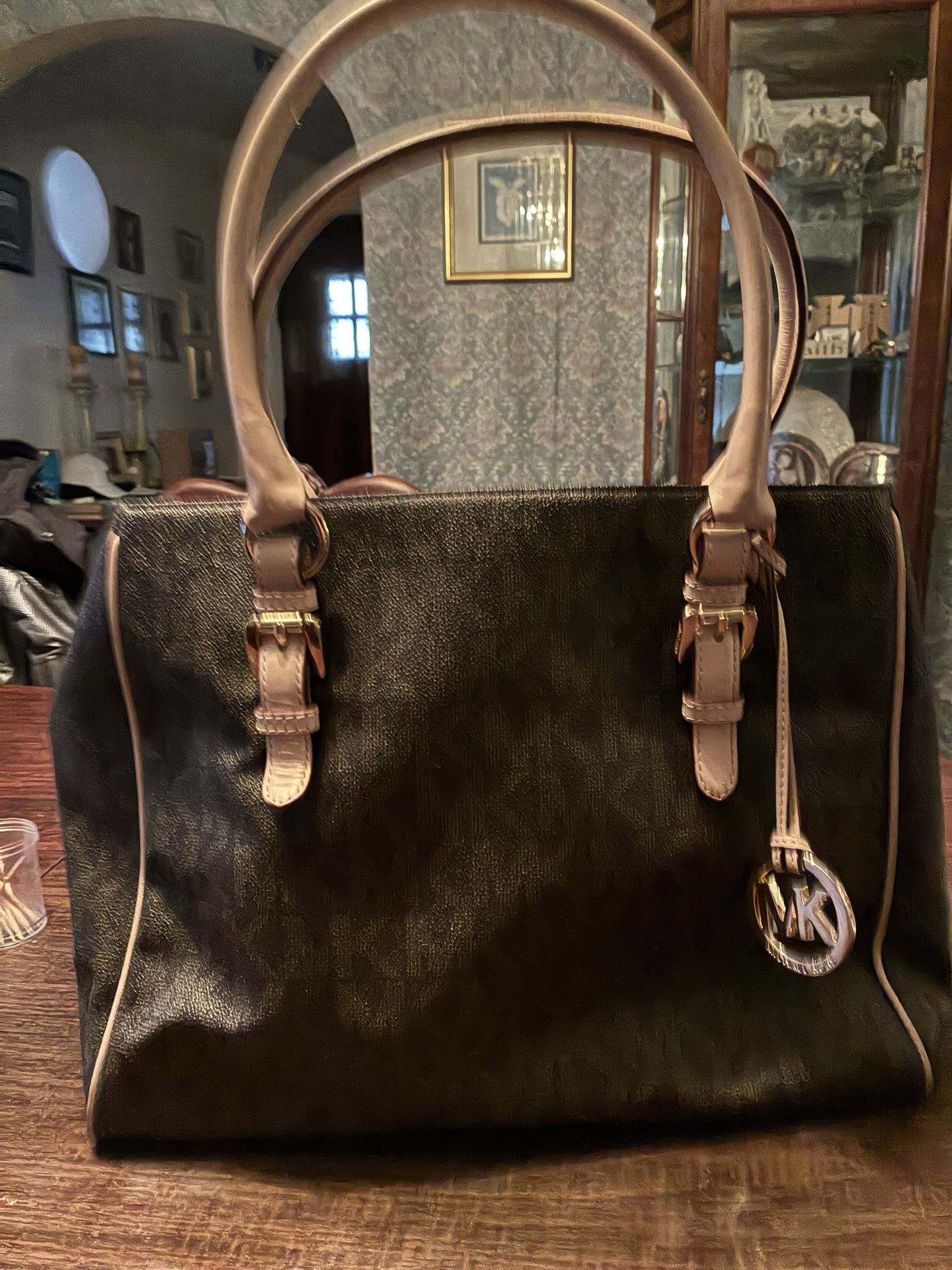 Michael Kors Jetsetter Handbag