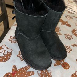 Uggs Size 2 Kids 