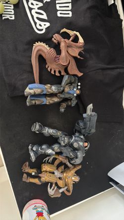 StarCraft figures