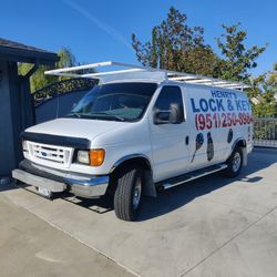E350 Ford Van 2004
