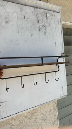 Kitchen floating shelf