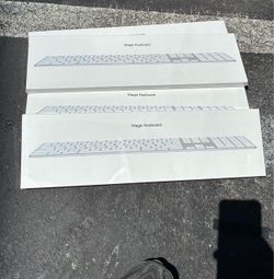 Apple Magic Keyboard – Lot of 3