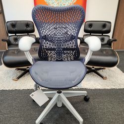 ☘️LIKE NEW!☘️HERMAN MILLER MIRRA 2 CHAIR FULLY LOADED WITH ALL OPTIONS INSTALLED RETAIL $1600 OUR PRICE FROM $699 TO $999  DELIVERY-SHIP-PICKUP 