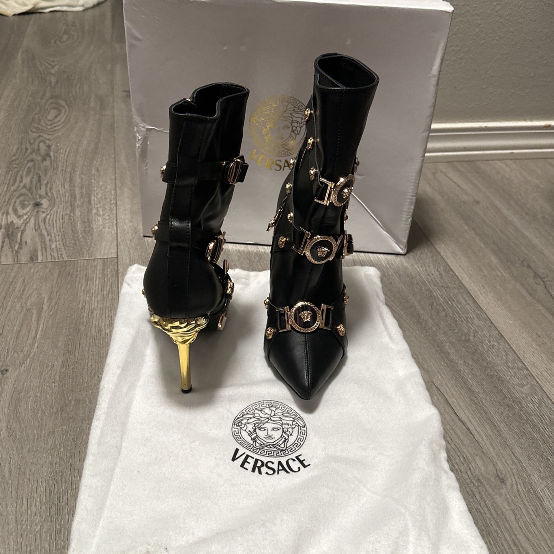 Shoes Size 37