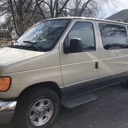 2004 Ford E-150 Club Wagon Van   Needs Some Work