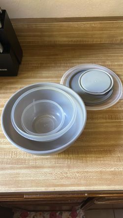 Nesting Bowls with Lids