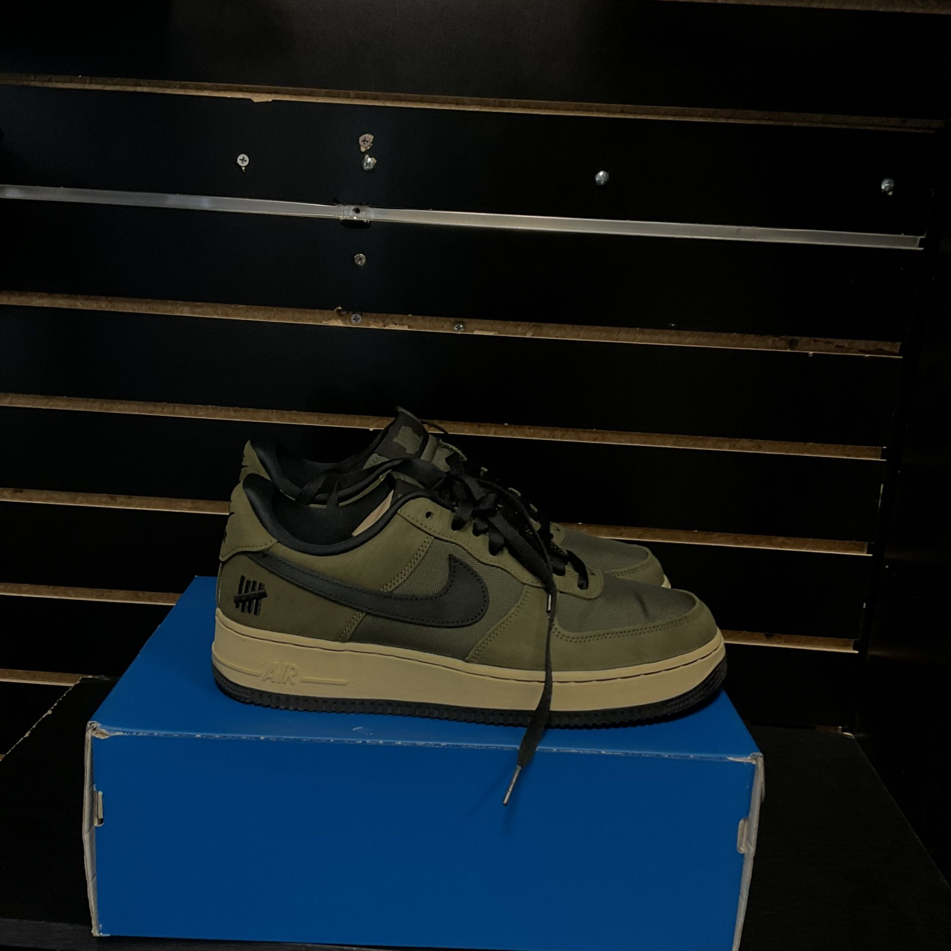 Undefeated Air Force 1 Size 9