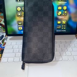 Louis Vuitton Mens Wallet 