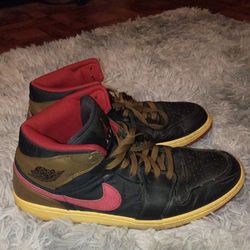 Nike Air Jordan Black Red Olive men's size 13