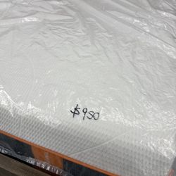 Queen Size Tempur Pedic