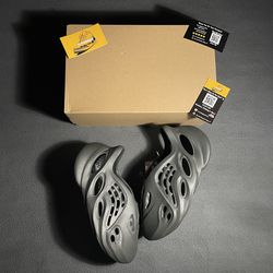 Yeezy Foam Runner ‘Carbon’ Brand New FREE U.S Shipping!