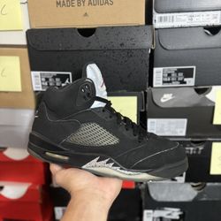 2016 Jordan Black Metallic 5s size 10.5 USED