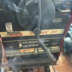 Lincoln Electric Idealarc AC/DC 250 Stick Welder