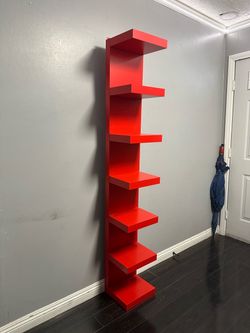 Red Zigzag Spine Bookshelf Tower