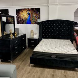 Beautiful Bedroom Set Just $1999 This Weekend!