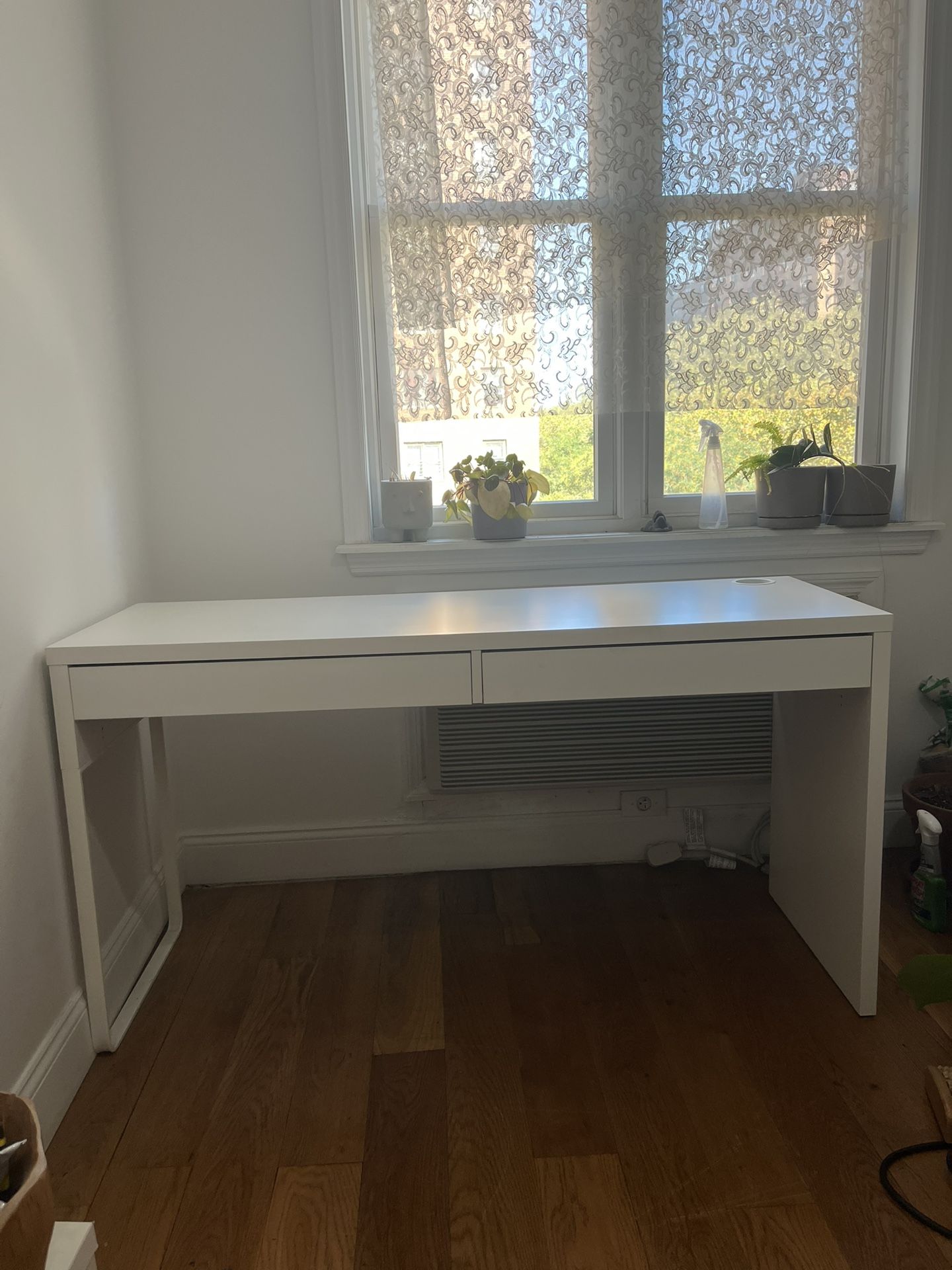 Ikea Micke Desk In White