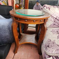 Vintage Coffee Table 24inch X25 H Used Good Condition 