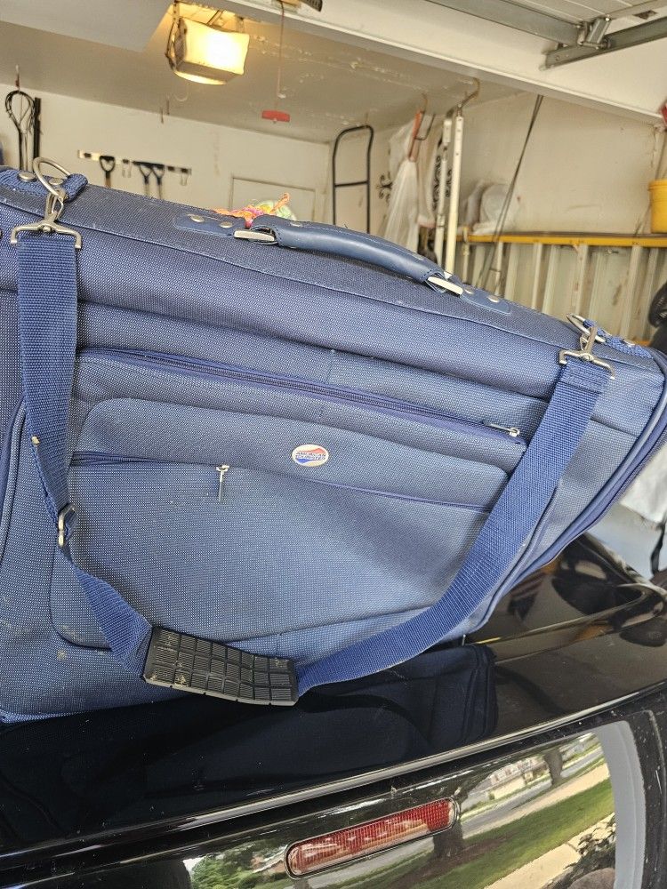 American Tourister Folding Garment Bag