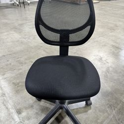 Amazon Basics Low Back Office Chair, Breathable Mesh, Height Adjustable, Padded Seat, Rolling Wheels