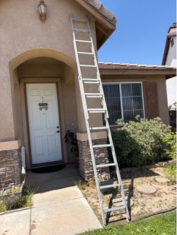 Aluminum Extension Ladder 16 Ft (Hesperia Ca)